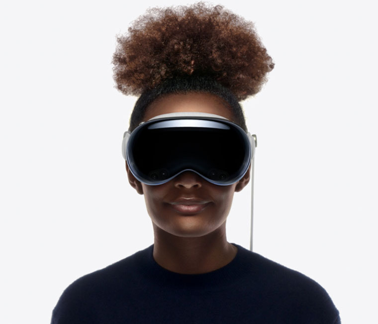 Woman wearing the Apple Vision Pro
